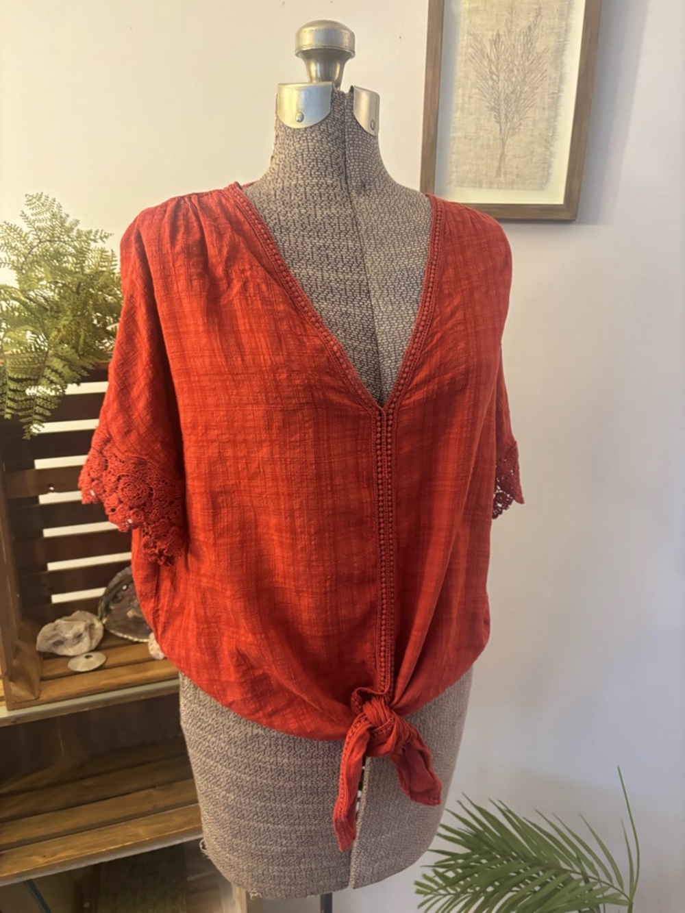 Max Studio Women's Rust Red V-Neck Tie-Front Crochet Trim Medium